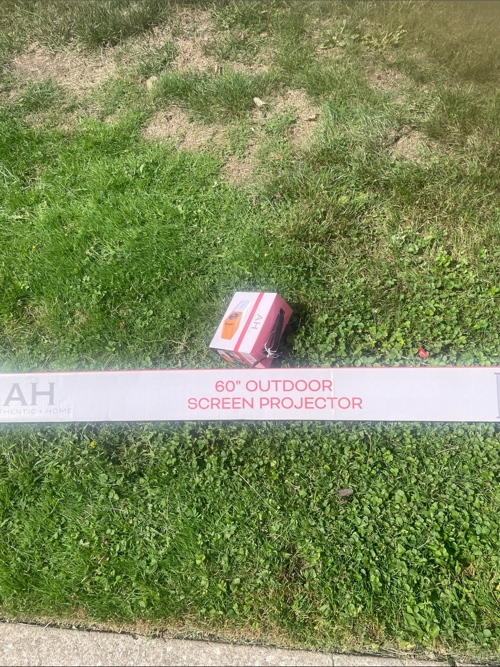 60" Outdoor Screen Projector - White